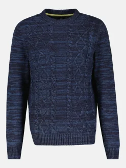 Gebreide trui in kabelgebreide look